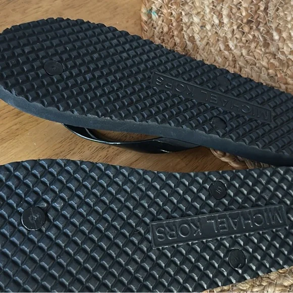 Michael Kors Black Patterned Flip Flops for women - Picture 2 of 2